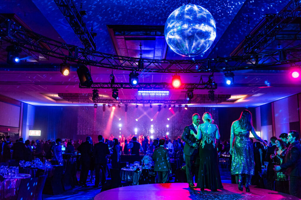 Sens Soriee Ottawa Event Design Gala Circle Truss Lighting Vide Projection AV Projector Screen Disco Ball Rental Production